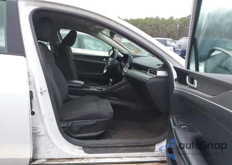 2021 Kia K5 Lxs z USA, uszkodzony, nr VIN 5XXG14J22MG027854